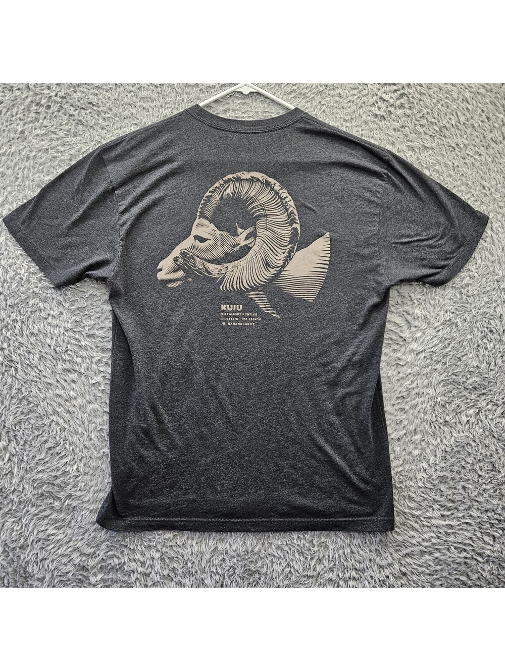 KUIU T Shirt Men Large Gray Ultralight Hunting Ram Head 2 Sided Graphic Tee